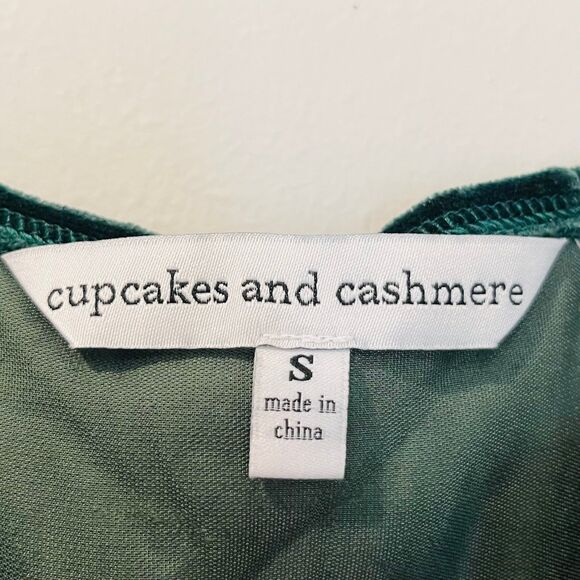 Cupcakes and Cashmere Deep Green Velvet Wrap Front Jumpsuit size Small - Picture 6 of 6